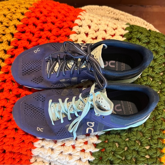 ON RUNNING - WOMEN'S CLOUDFLOW DAWN/JADE Size W8.5 - Picture 2 of 12